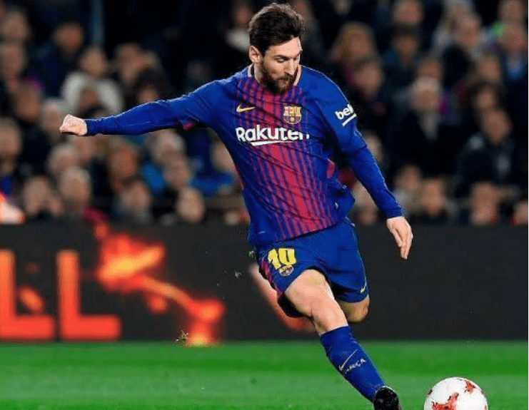 足球中超队长带伤上阵，拼劲获赞