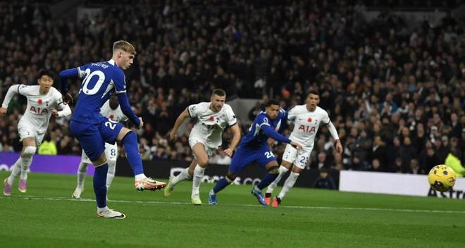 3连胜仅丢1球！奥纳纳获土超10月最佳，直言要赢更多荣誉