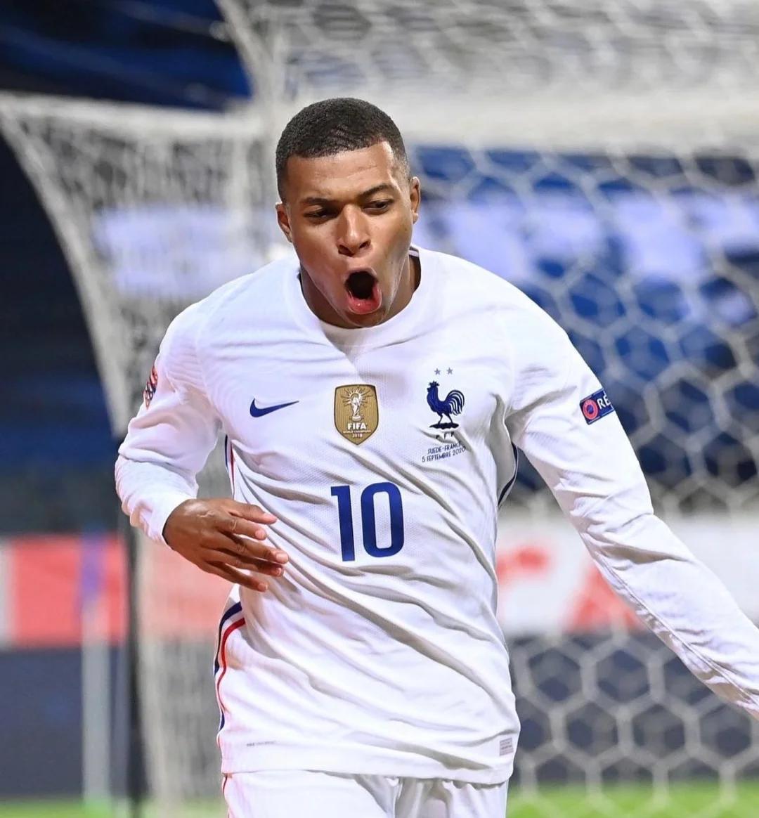 吾米提江：看到冠军奖杯，还是觉得一点也不累、一切都值得